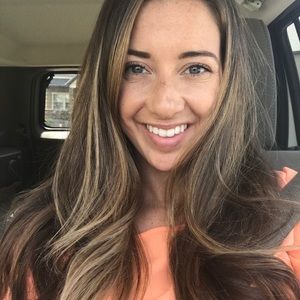 Meet your Posher, Abigail